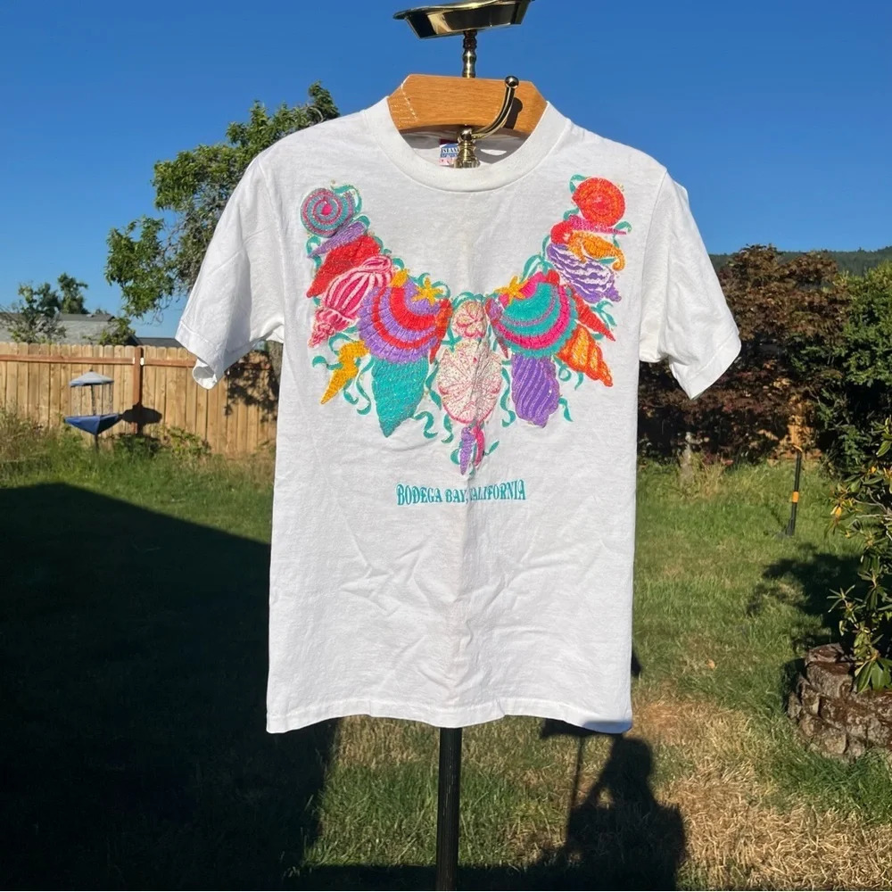 VINTAGE Bodega Bay CA Tee 100% Cotton Sparkles Colorful 90s